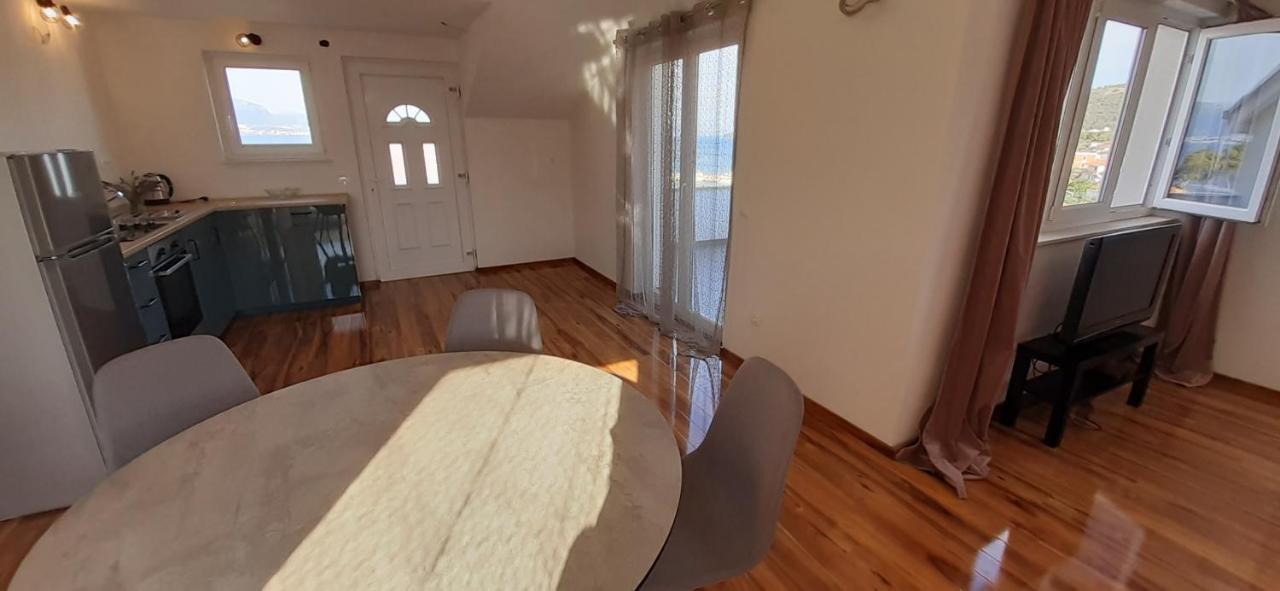 Apartmani Rita Slatine Buitenkant foto