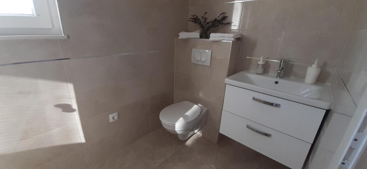 Apartmani Rita Slatine Buitenkant foto