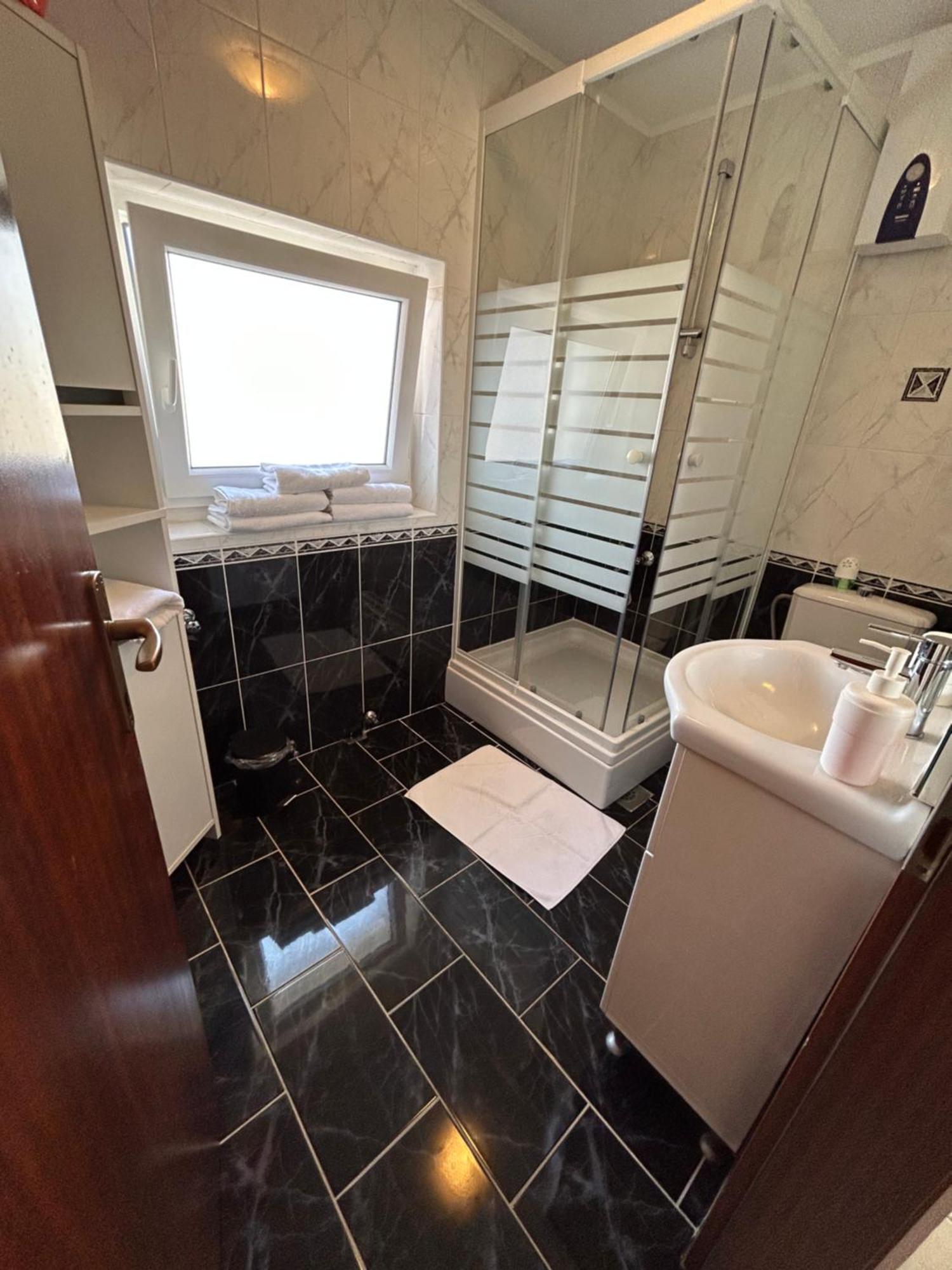 Apartmani Rita Slatine Buitenkant foto